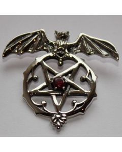 Pentagramm mit rotem Stein